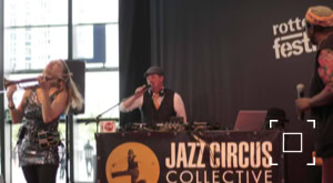 DJ Dominick samen met het duo Saskia Laroo en Warren Byrd tijdens het North Sea Jazz Festival.